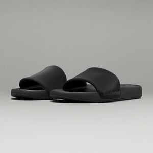 Lululemon Black Restfeel Slides Women’s size 8 GUC w/box